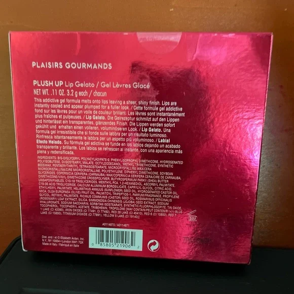 Elizabeth Arden Pink and Red Lip Balm & Gloss Set - Picture 2 of 3